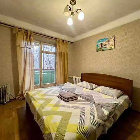 Квартира Эконом-Класса Возле Метро Левобережная Kiev Exteriör bild
