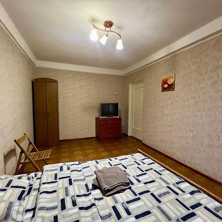 Квартира Эконом-Класса Возле Метро Левобережная Kiev Exteriör bild