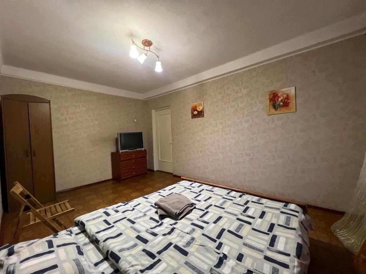 Квартира Эконом-Класса Возле Метро Левобережная Kiev Exteriör bild